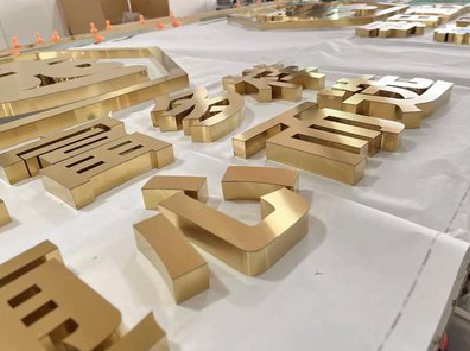 新余拉丝不锈钢字的特点。